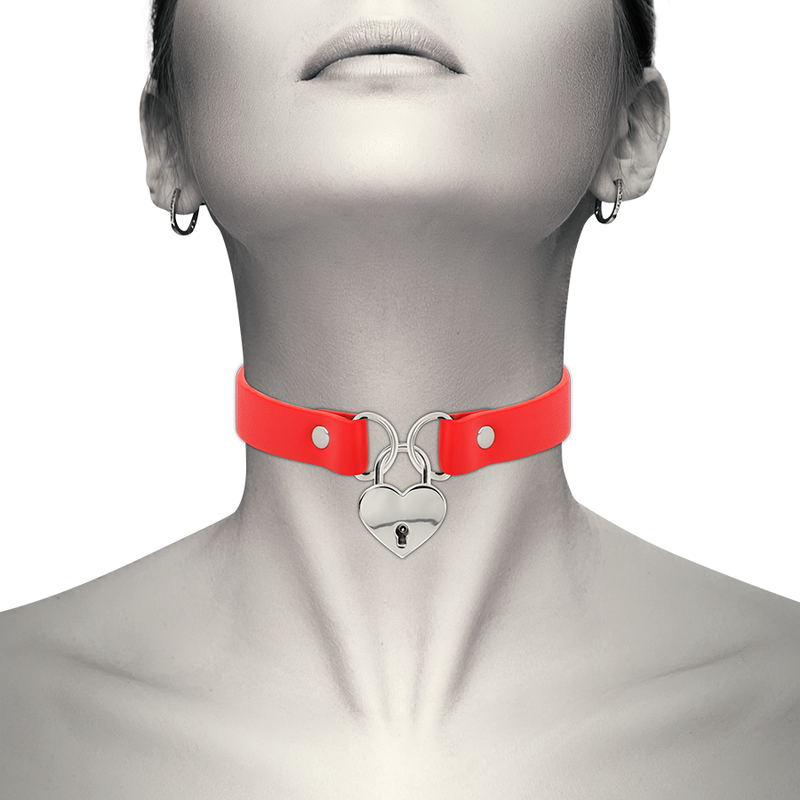COQUETTE CHIC DESIRE - CHOKER IN PELLE VEGANA ROSSA CON ACCESSORIO CUORE CON CHIAVE
