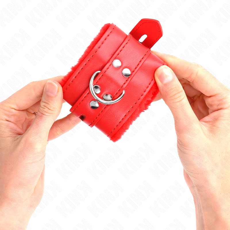 KINK - MANETTE RIVESTITE IN PELLICCIA CON FORI QUADRATI ROSSI E CINTURA ROSSA REGOLABILI 17-29 CM X 6 CM