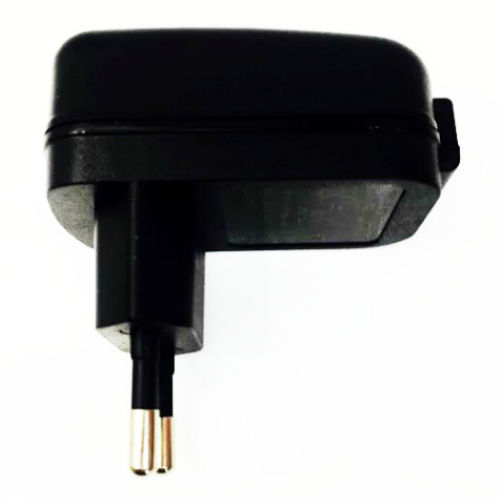 DREAMLOVE - ATTACCO DA PRESA EUROPEO PER CAVO USB