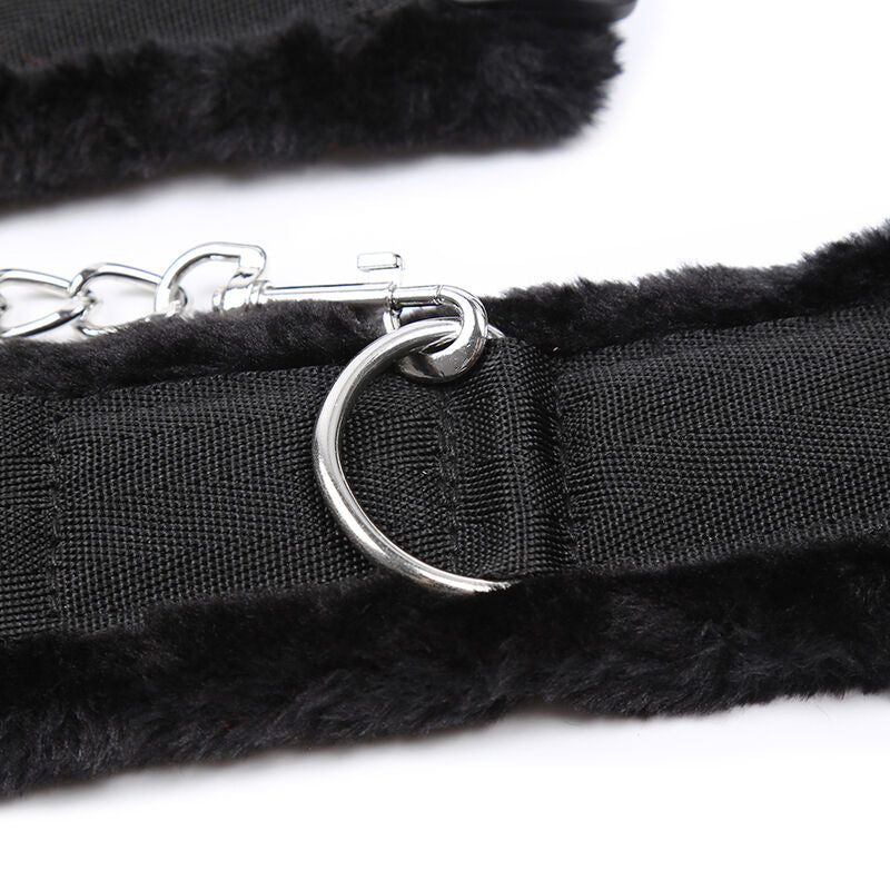 OHMAMA FETISH - MANETTE RIVESTITE IN PELLICCIA