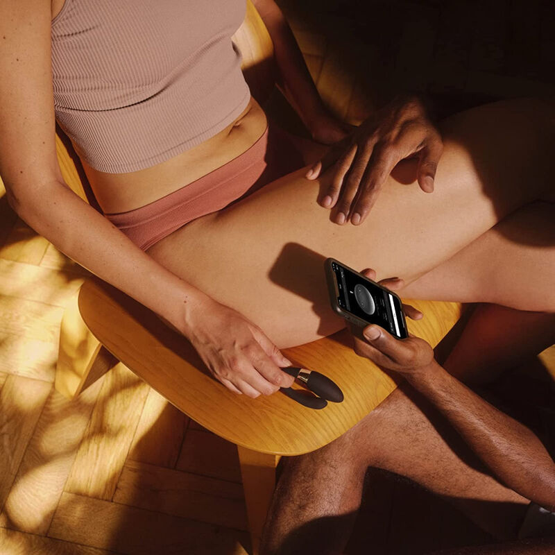 LELO - TIANI HARMONY  MASSAGGIATORE DI COPPIA CON APP NERO