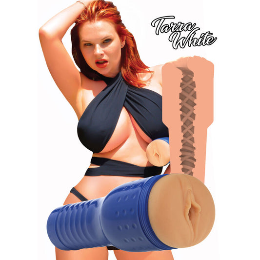 PRIVATE - TARRA WHITE LEGEND MASTURBATORE CON VAGINA