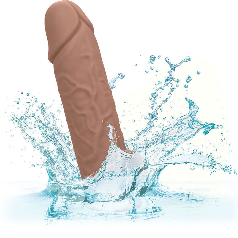 CALEXOTICS - PERFORMANCE MAXX LIFE-LIKE EXTENSION 7 CON CINGHIA TESTICOLI MARRONE