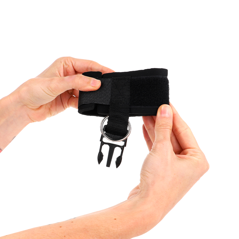 KINK - CINTURINI DA POLSO IN NEOPRENE CON CHIUSURA A STRAPPO E ANELLO, NERI, REGOLABILI 22-34 CM
