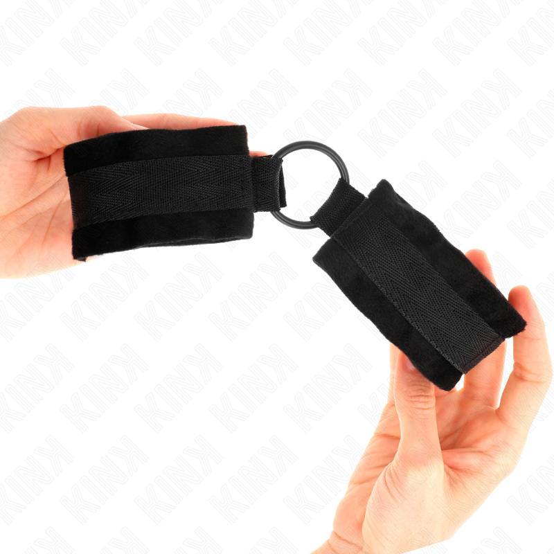 KINK - MANETTE IN PELLICCIA PER PRINCIPIANTI 25 CM CON ANELLO DI 4 CM NERE REGOLABILI 15-25 CM