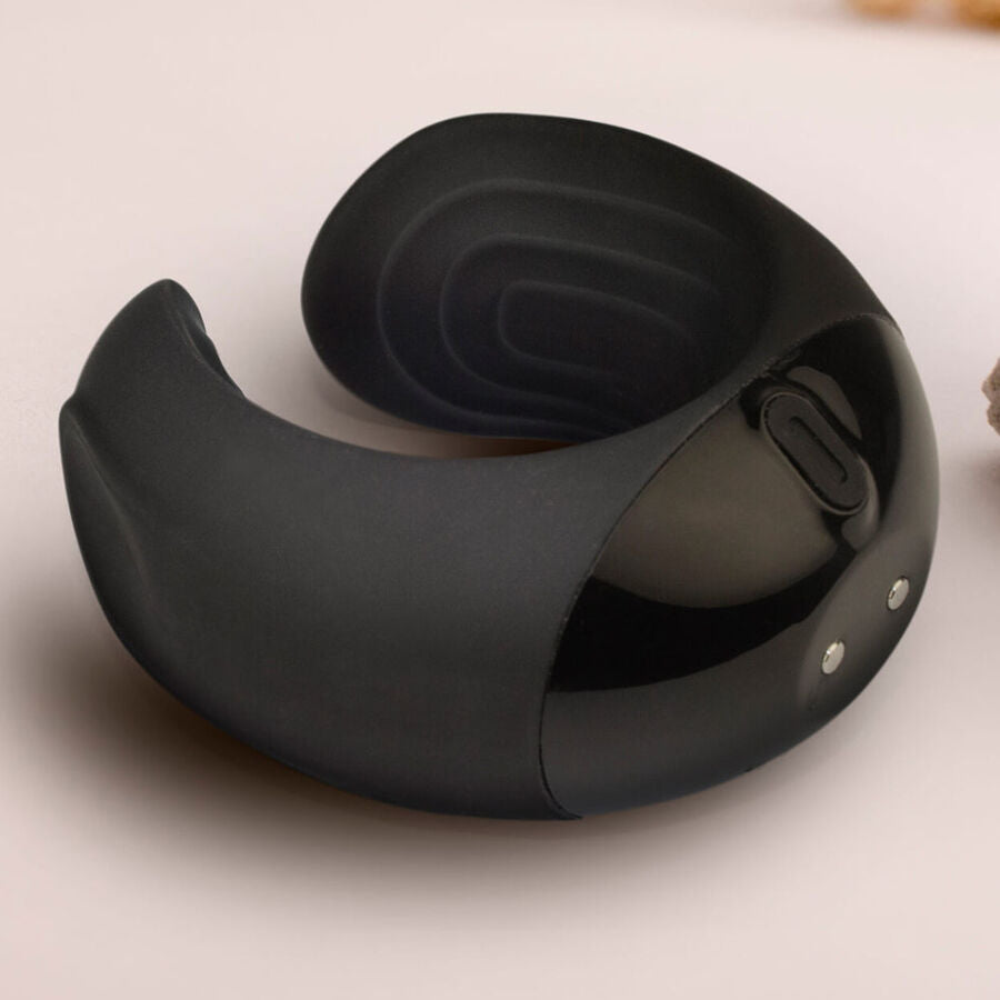 ROCKS-OFF - ECHO BLACK MASTURBATORE VIBRANTE DESIGN ERGONOMICO
