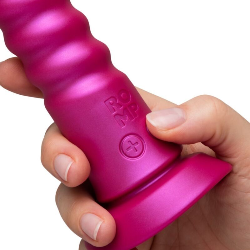VIBRATORE PENETRANTE CON VENTOSA, STIMOLAZIONE RITMICA AVANZATA
