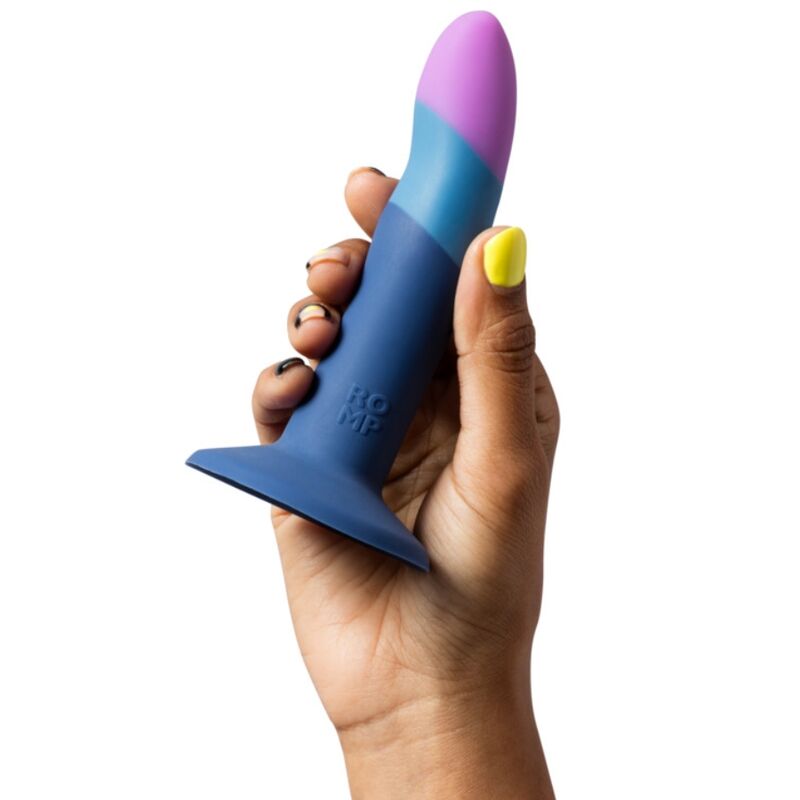 DILDO IN SILICONE, BASE A VENTOSA, ASTA CURVA