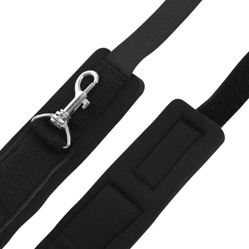 DARKNESS - MANETTE BONDAGE DA FISSARE ALLA PORTA 